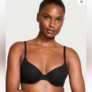 Victoria’s Secret T-Shirt Lightly Lined Demi Bra in black Sz 32DD